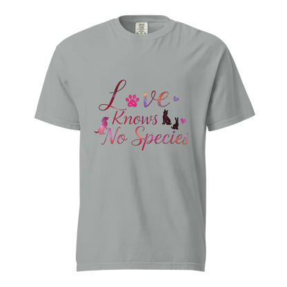 El amor no conoce especies – Amor a las mascotas | Camiseta unisex de tejido grueso | 100 % algodón