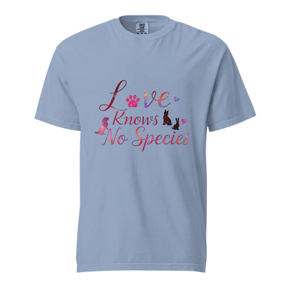 El amor no conoce especies – Amor a las mascotas | Camiseta unisex de tejido grueso | 100 % algodón