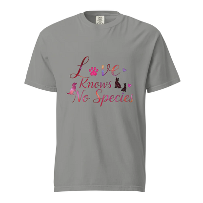 El amor no conoce especies – Amor a las mascotas | Camiseta unisex de tejido grueso | 100 % algodón
