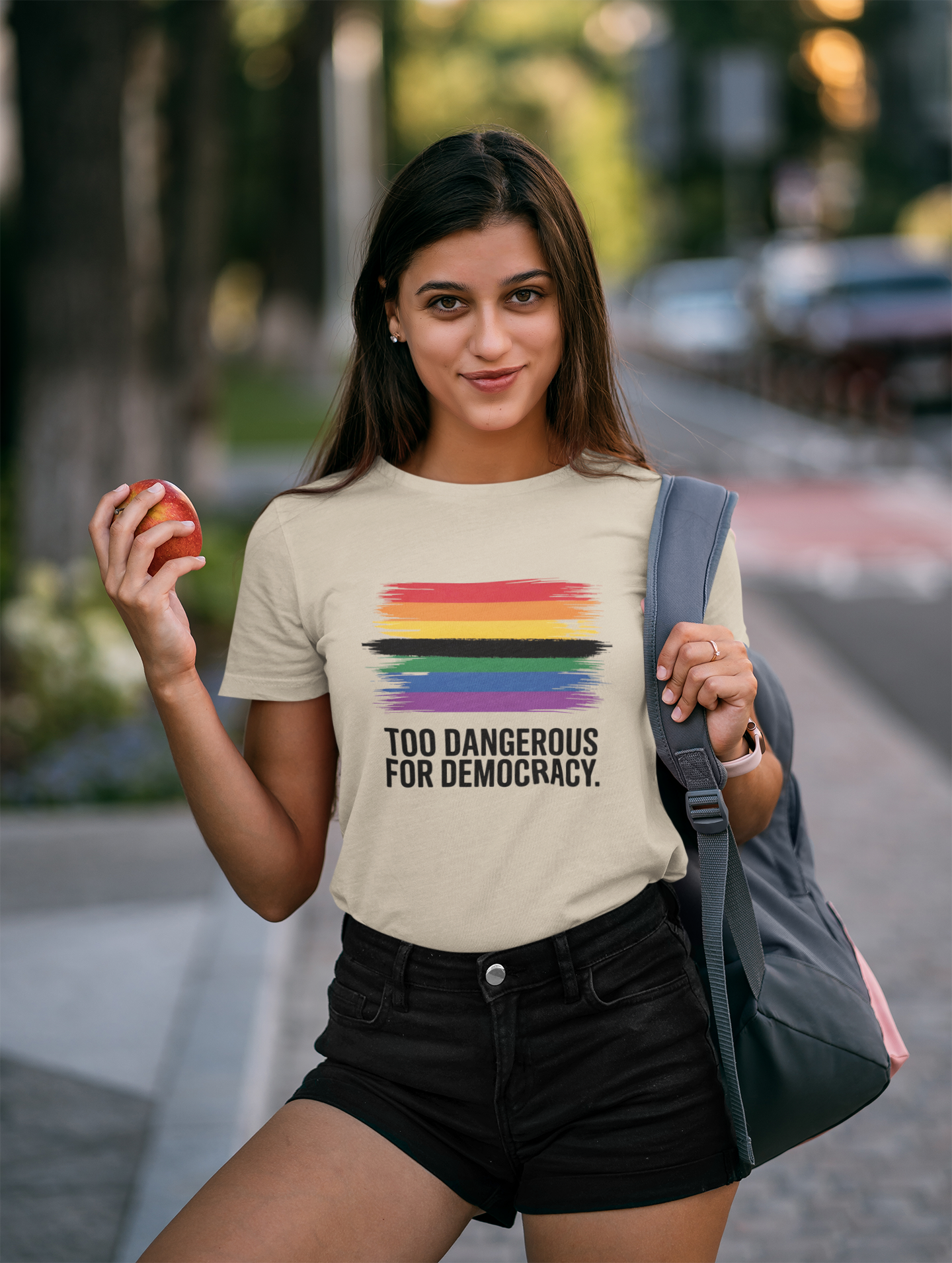 Demasiado peligroso para la democracia | Camiseta unisex de algodón orgánico